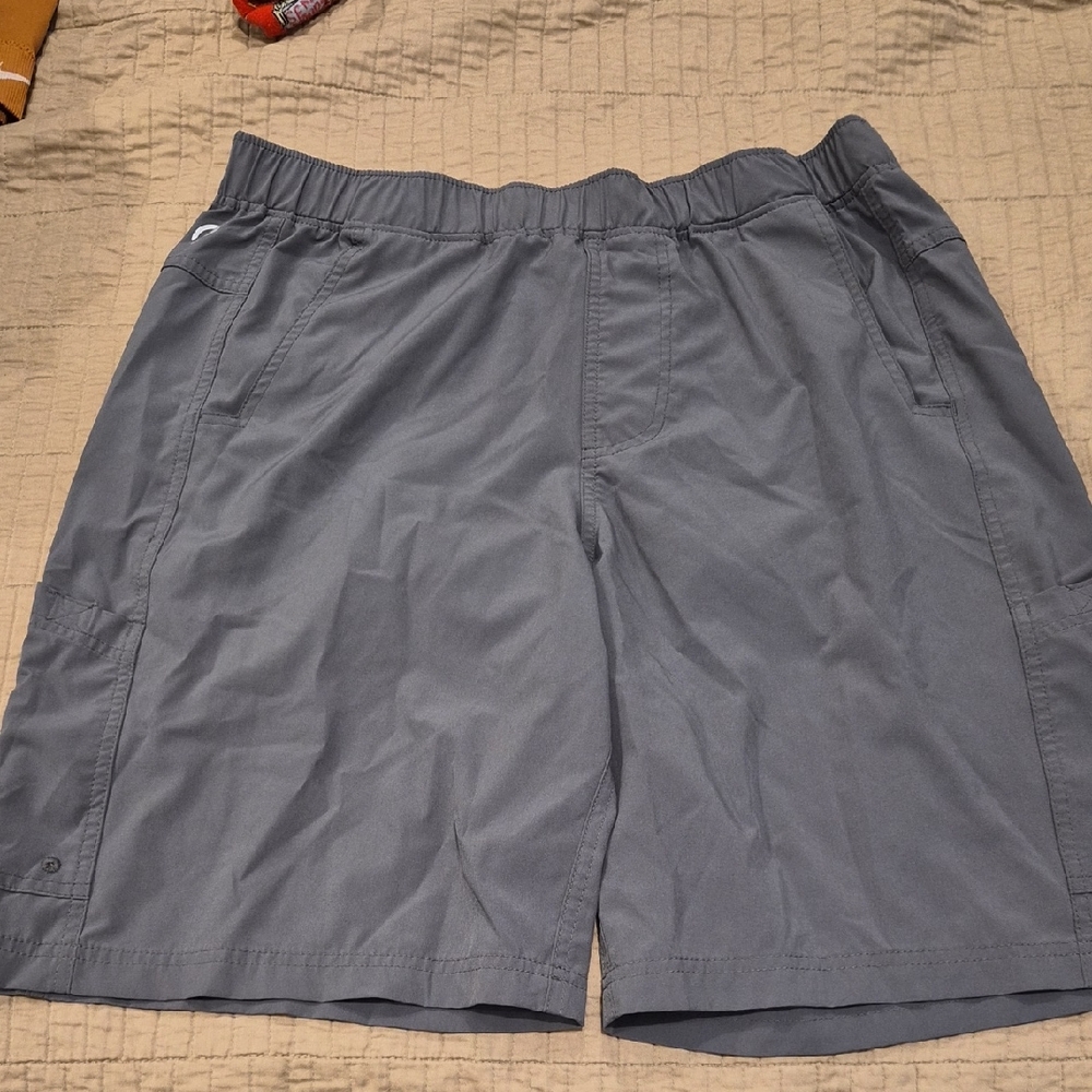 Magellan Outdoors Men's Cargo Shorts in Gray